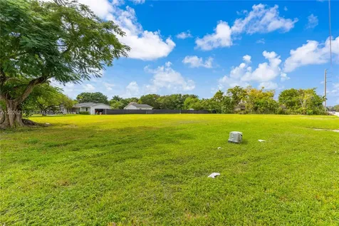 13600 SW 107th Avenue Miami FL 33176