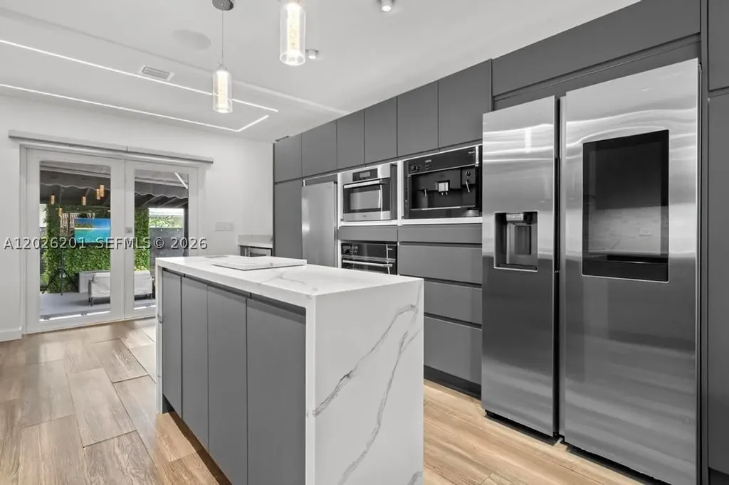 2257 SW 11th Street Miami FL 33135
