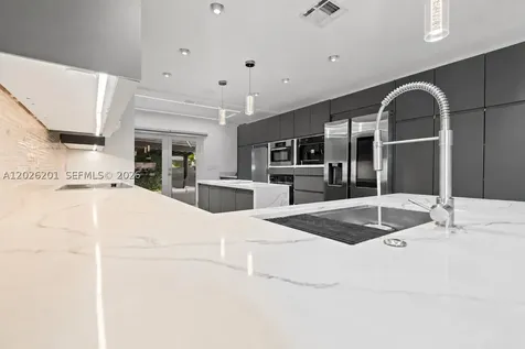 2257 SW 11th Street Miami FL 33135