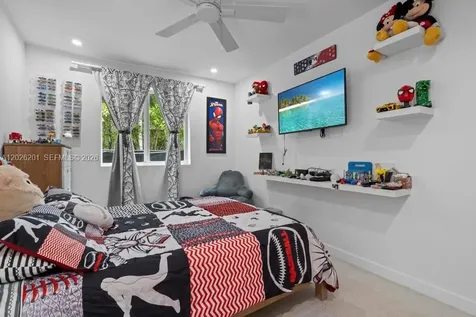 2257 SW 11th Street Miami FL 33135