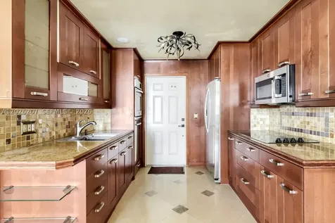 850 E Commercial Boulevard Oakland Park FL 33334