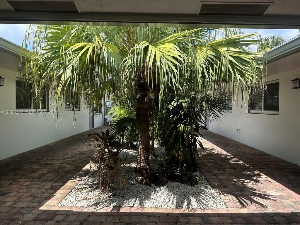 3720 NE 22nd Avenue Lighthouse Point FL 33064
