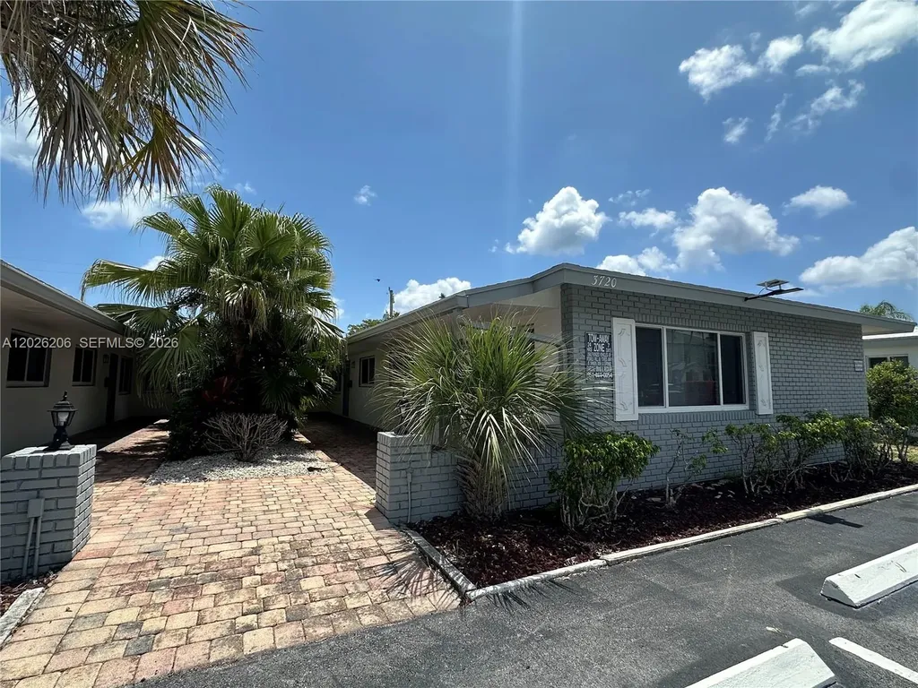 3720 NE 22nd Avenue Lighthouse Point FL 33064