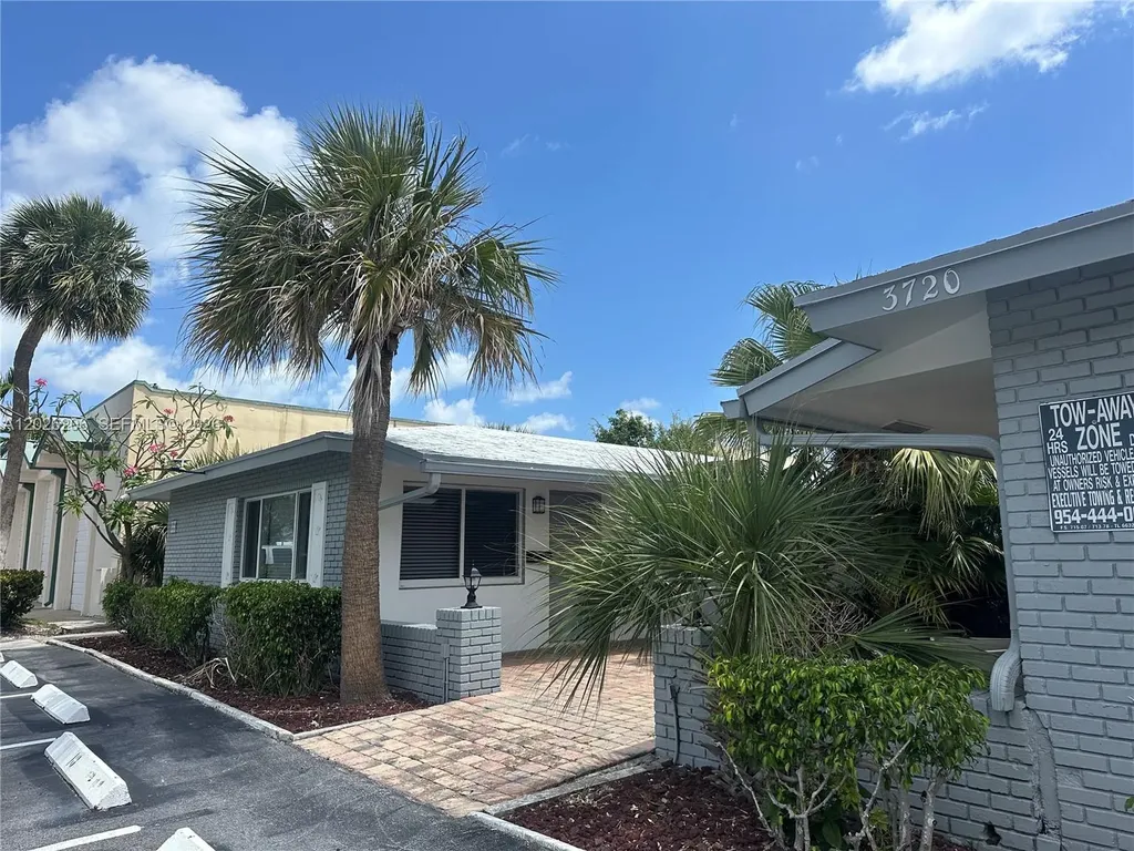 3720 NE 22nd Avenue Lighthouse Point FL 33064