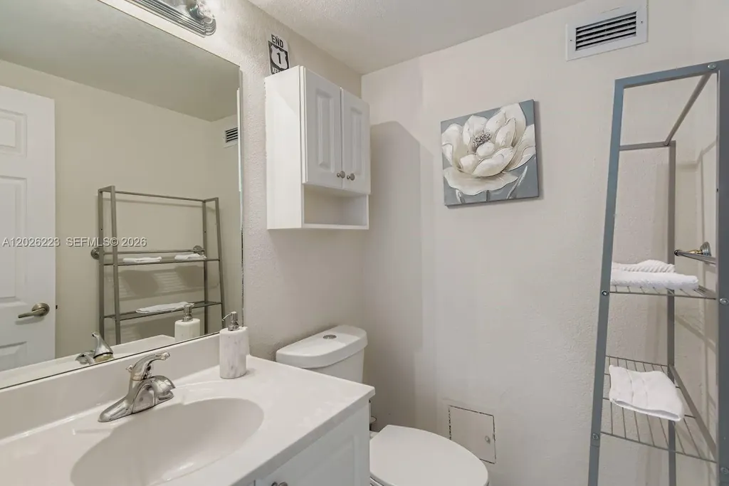 2501 S Ocean Drive Hollywood FL 33019