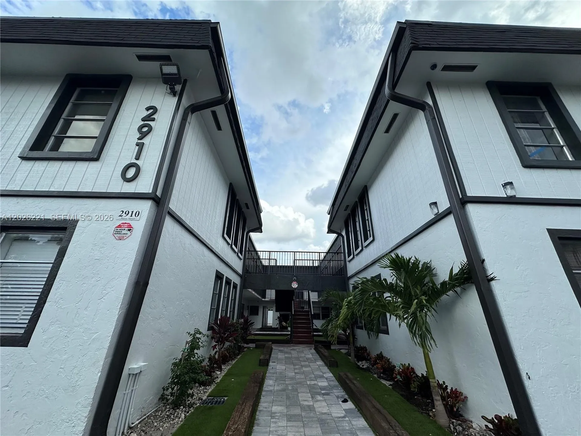 2910 Pierce Street Hollywood FL 33020