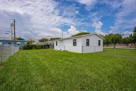 813 NW 6th Avenue Florida City FL 33034