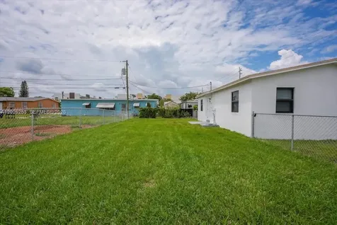 813 NW 6th Avenue Florida City FL 33034