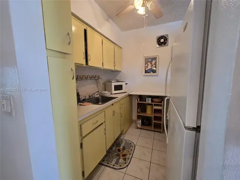 820 SW 11 Street Hallandale Beach FL 33009