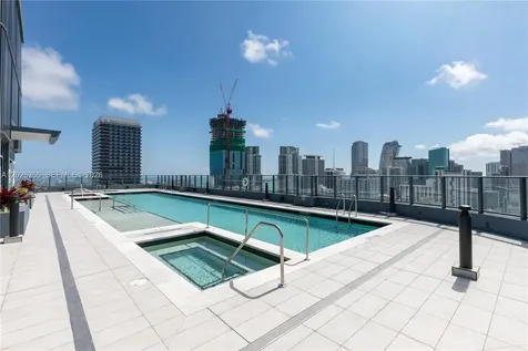 121 NE 5th Street Miami FL 33132