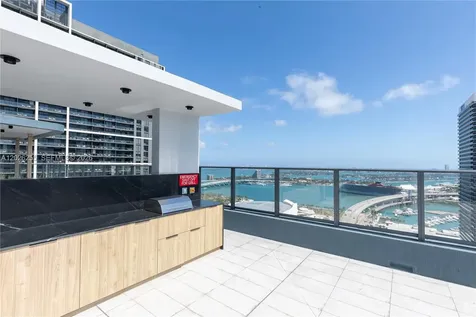 121 NE 5th Street Miami FL 33132