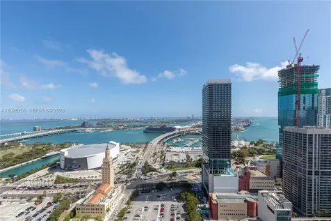 121 NE 5th Street Miami FL 33132