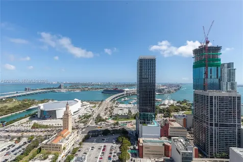 121 NE 5th Street Miami FL 33132