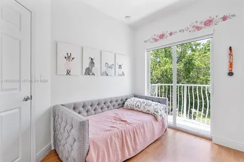 2704 NE 184th Terrace Aventura FL 33160