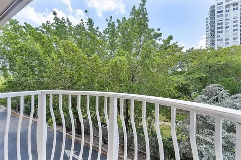 2704 NE 184th Terrace Aventura FL 33160