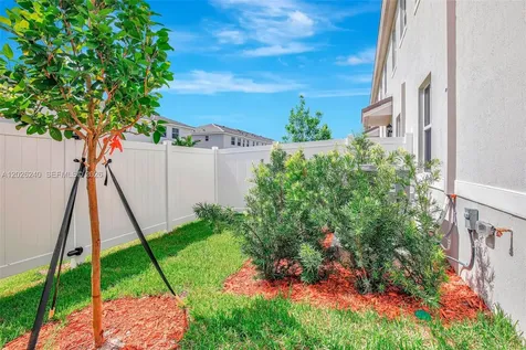 129 SW 171st Way Pembroke Pines FL 33027