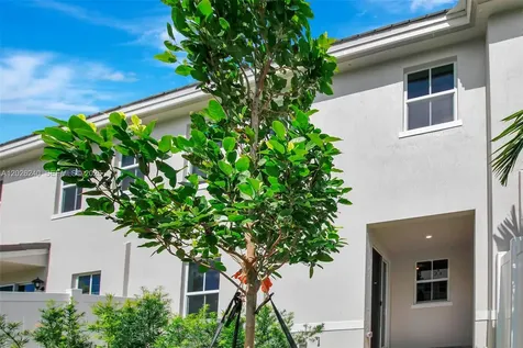 129 SW 171st Way Pembroke Pines FL 33027