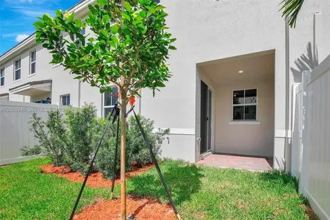 129 SW 171st Way Pembroke Pines FL 33027
