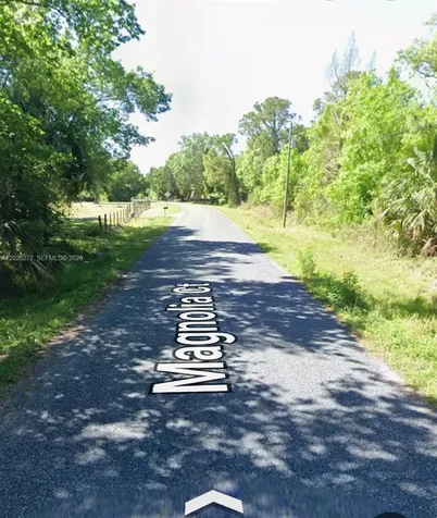 81 Magnolia Ct Okeechobee Other City - In The State Of Florida FL 34972
