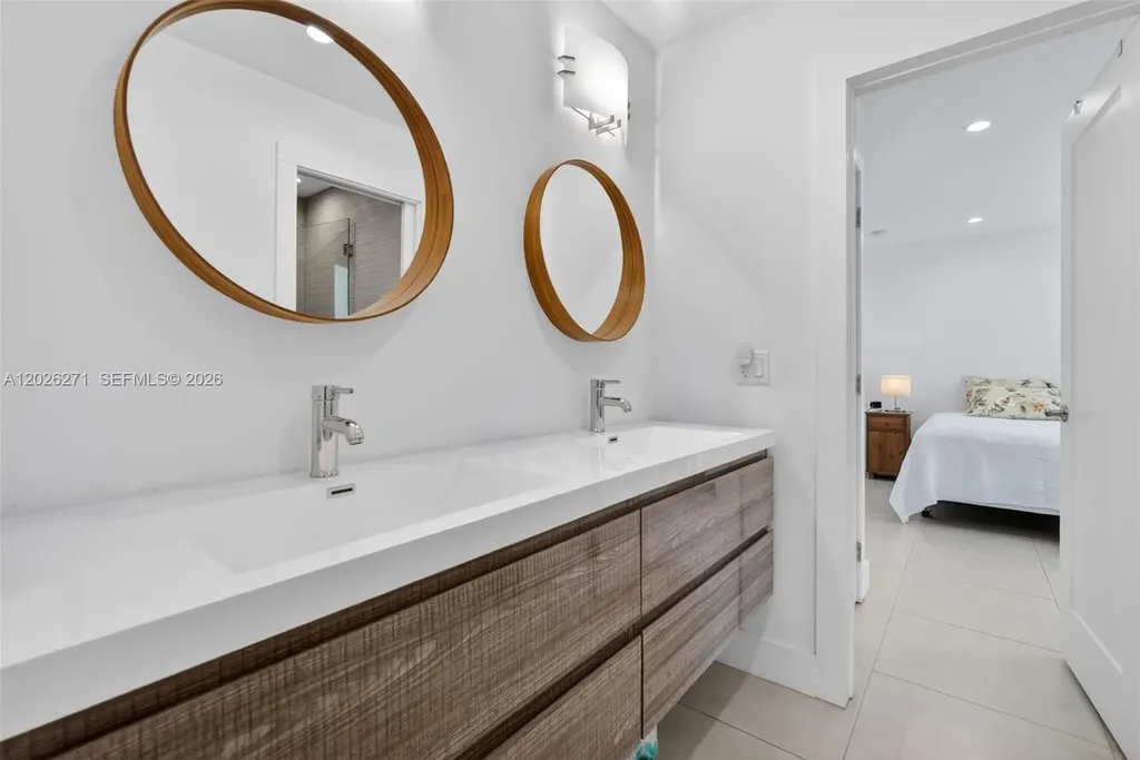 560 SW 6th Avenue Fort Lauderdale FL 33315