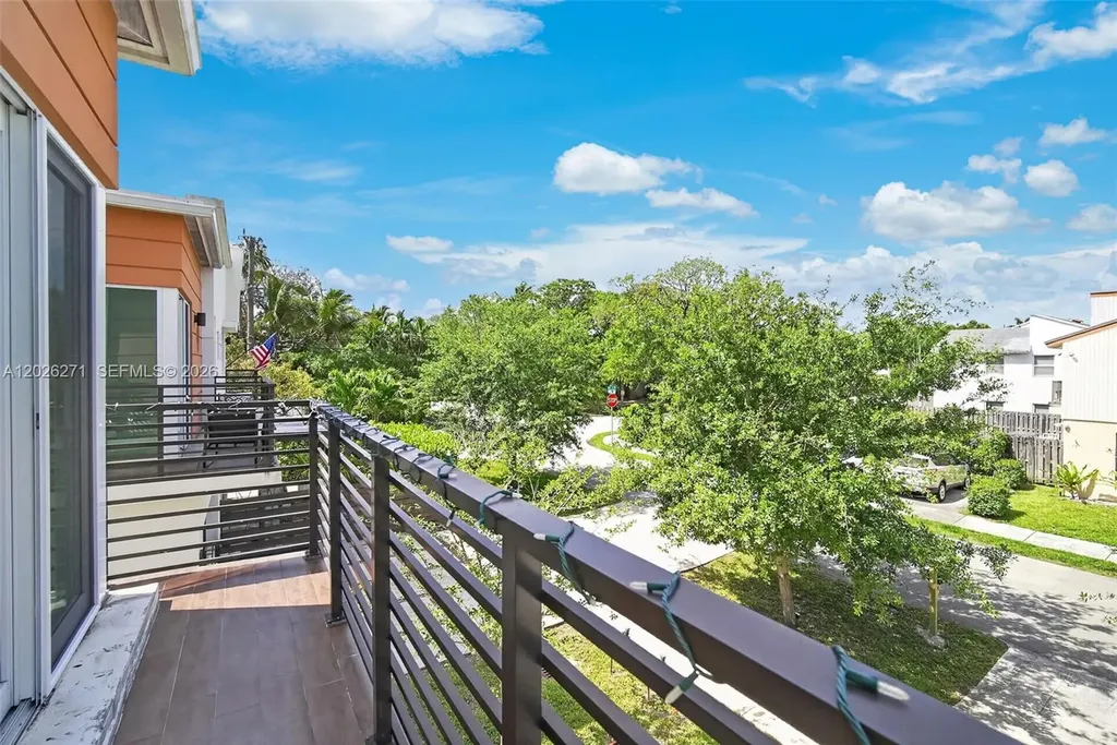 560 SW 6th Avenue Fort Lauderdale FL 33315