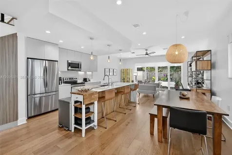 560 SW 6th Avenue Fort Lauderdale FL 33315