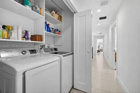 560 SW 6th Avenue Fort Lauderdale FL 33315