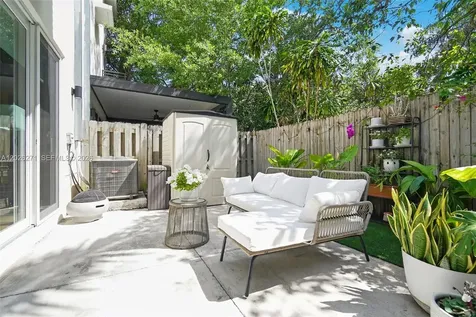 560 SW 6th Avenue Fort Lauderdale FL 33315