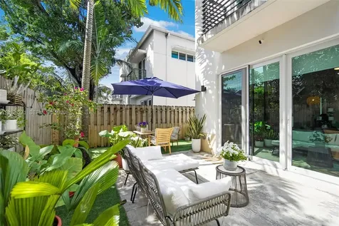560 SW 6th Avenue Fort Lauderdale FL 33315