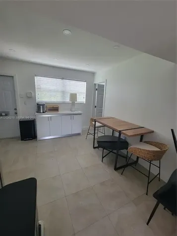 1052 SW 79th Avenue Miami FL 33144