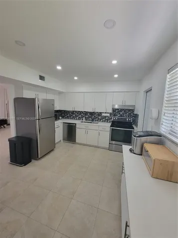 1052 SW 79th Avenue Miami FL 33144
