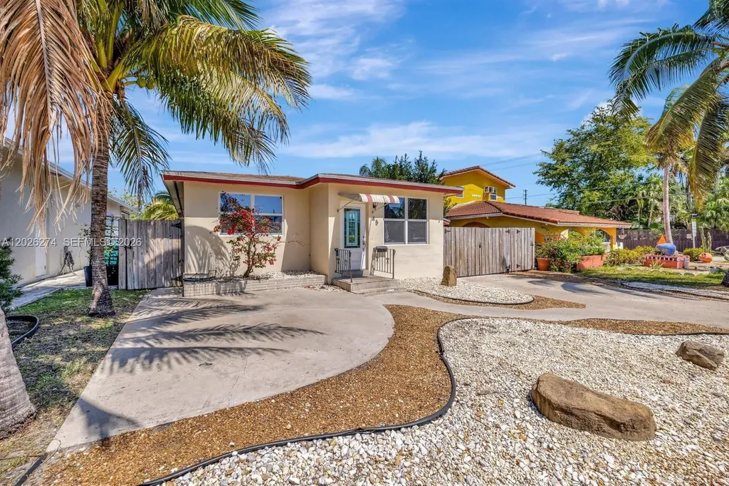 45 SE 14th Street Dania Beach FL 33004