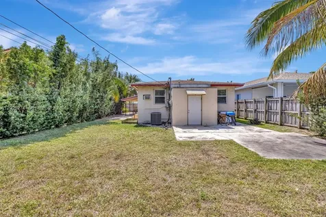 45 SE 14th Street Dania Beach FL 33004
