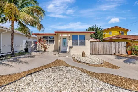 45 SE 14th Street Dania Beach FL 33004