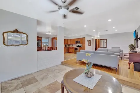 45 SE 14th Street Dania Beach FL 33004