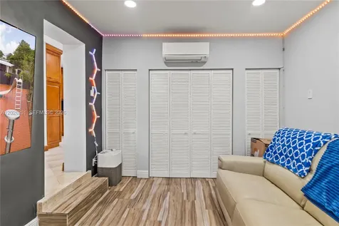 6250 SW 20 Terrace Miami FL 33155