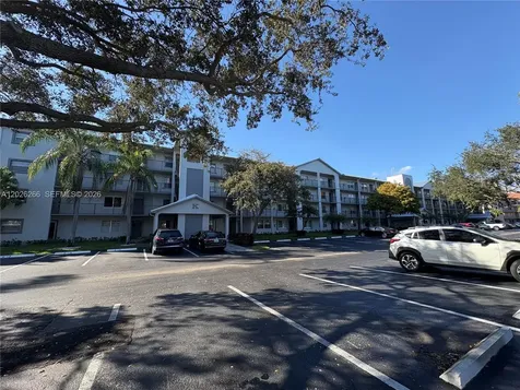 1300 SW 125th Avenue Pembroke Pines FL 33027