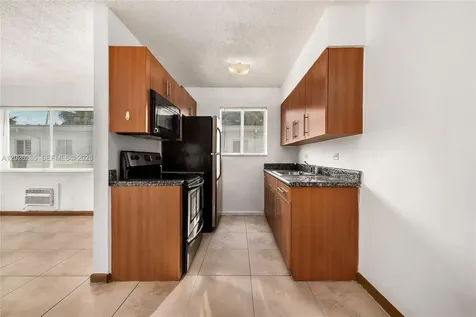 932 Moffett Street Hallandale Beach FL 33009
