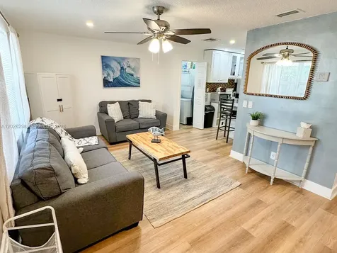 1827 SW 21st Street Fort Lauderdale FL 33315