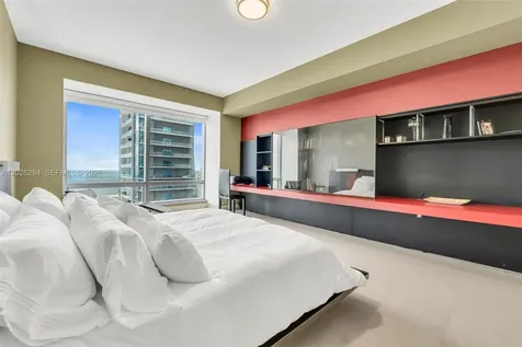 1425 Brickell Avenue Miami FL 33131