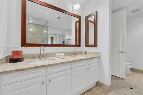 1425 Brickell Avenue Miami FL 33131