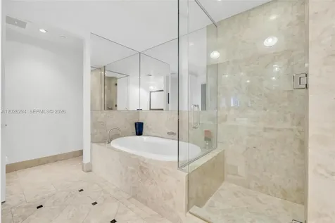 1425 Brickell Avenue Miami FL 33131