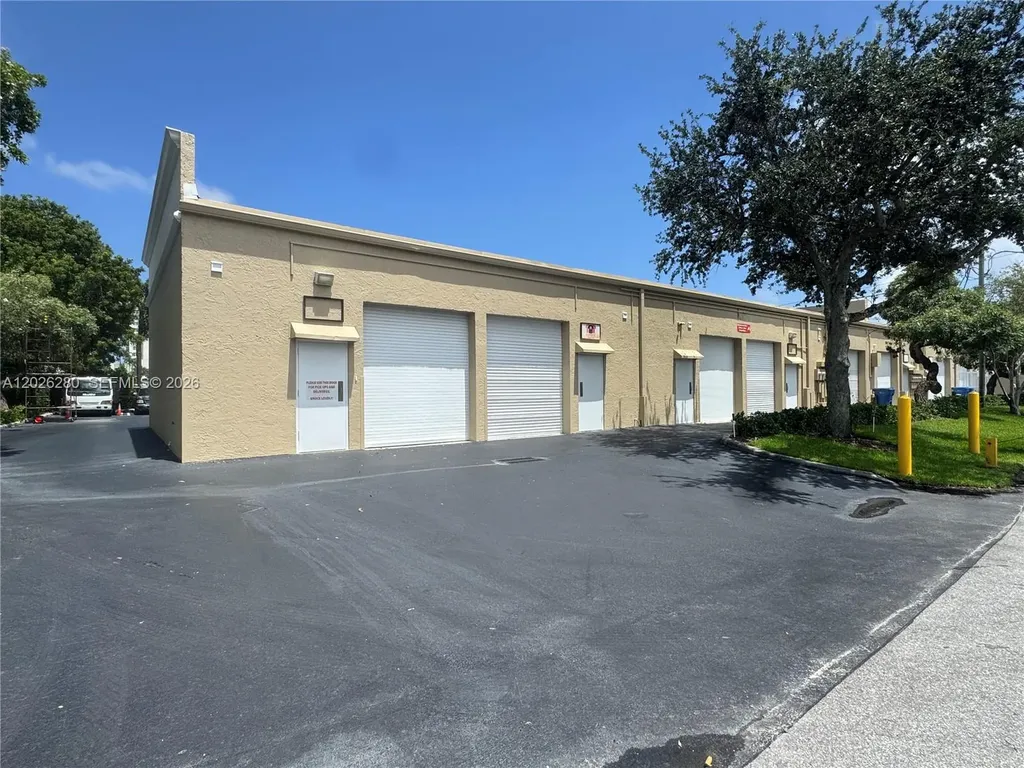 590 SW 9th Terrace Pompano Beach FL 33069