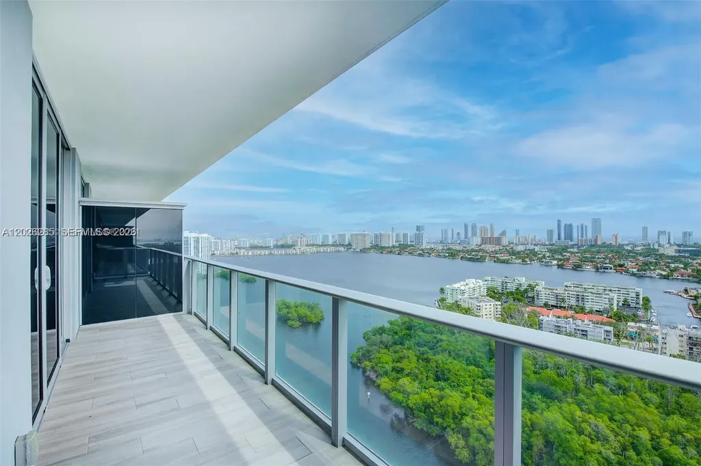 16385 Biscayne Boulevard North Miami Beach FL 33160