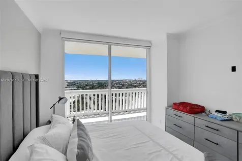 2000 Island Boulevard Aventura FL 33160
