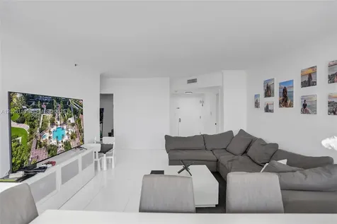 2000 Island Boulevard Aventura FL 33160