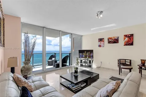 1455 Ocean Drive Miami Beach FL 33139