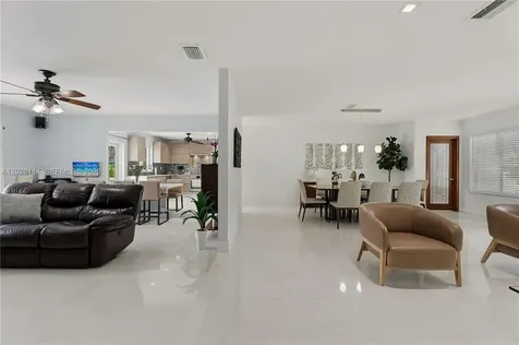 9641 SW 66th Street Miami FL 33173