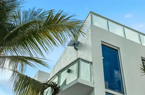 1975 Calais Drive Miami Beach FL 33141