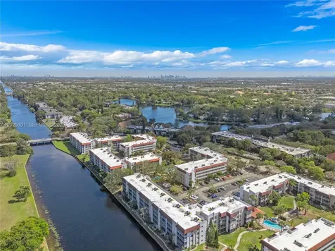 3551 Inverrary Drive Lauderhill FL 33319